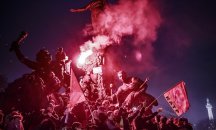Синдикатите във Франция ще стачкуват и по празниците
