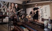 Модерно звучене и фънки елементи в "Колко малко" на Лина Никол