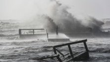 Унищожителна буря порази крайбрежието на Рим, Италия.