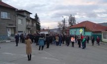 Бобов дол протестира заради тежкотоварни камиони, преминаващи през града