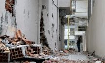 Над 10 000 албанци посрещат празниците в палатки след земетресението