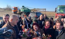 Посрещнаха премиера с гайди и сурвачки в Бургаско (ОБНОВЕНА)