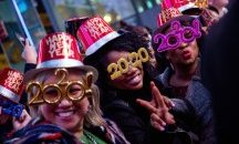 Ню Йорк посрещна 2020 година зрелищно