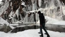 Замръзнал водопад в района Кашмир