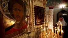 В Латвия празнуват Коледа. 16 православни страни по света отбелязват празника по стария Юлиански календар.