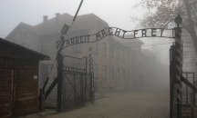 Бивши затворници от Аушвиц: Победихме фашизма, но не го унищожихме