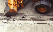 Работник е прегазен от багер в София