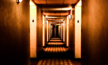 Комисията за дискриминация се захваща с хотел с басейн "само за бели"