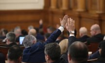 Кабинетът на Борисов пак оцеля