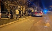 Кола се заби във входната врата на къща в Лясковец
