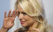 Памела Андерсън се раздели с мъжа си след 12 дни брак