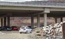 Собственикът на депото за отпадъци край Дупница се предаде