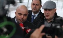 Цяла смяна митничари задържани на „Калотина“