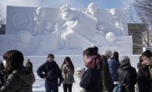Снежният фестивал в Хокайдо тази година е без сняг
