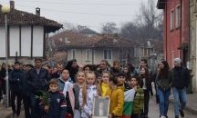С възпоменателно шествие почетоха паметта на Апостола в Елена