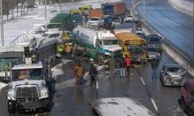 Десетки ранени при верижна катастрофа с 200 автомобила в Канада