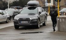 ПО ТВОЙ СИГНАЛ: Нагъл шофьор паркира неправилно насред "Орлов мост"