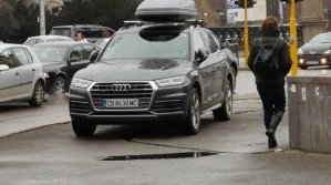 ПО ТВОЙ СИГНАЛ: Нагъл шофьор паркира неправилно насред "Орлов мост"