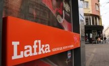 „Лафка" затваря обектите си