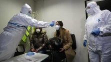 На летище София беше проведено учение на ВМА, „Гранична полиция“ и санитарните служби за сценарий за откриване на двама пациенти на летището, болни от коронавирус, и как трябва да се извърши цялата дейност около тяхното транспортиране до ВМА.