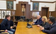 Обвинения за момчетата, съблякли 14-годишен в автобус