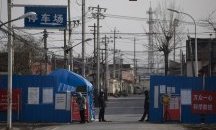 Китайски град дава 1400 долара награда при признание на болен от коронавируса