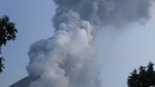 Вулканът Мерапи в Индонезия изхвърли пепел на височина 6 км