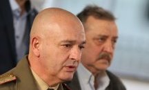 Шофьор на ТИР спи в камиона си, за да не зарази близките си