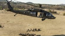 Хеликоптер &quot;Блек Хоук&quot; участва във военно учение на унгарските и американските сили Hawk Strike 2020 в Залахалап, Унгария.