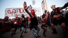 Протестите в Сантяго срещу правителството на Чили, начело със Себастиан Пиньера, не стихват.