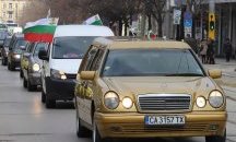 На протест: Катафалки пред Народното събрание