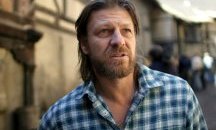 Шон Бийн замери жена си с чаша вино по време на полет