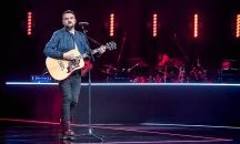 Графа с дебютно изпълнение на китара на сцената на „Гласът на България“ по bTV