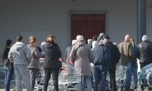 Опашки, бой и смъртен случай заради олио на промоция
