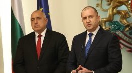 Искри между президента и премиера: Забрани ли властта посещението на Шипка?