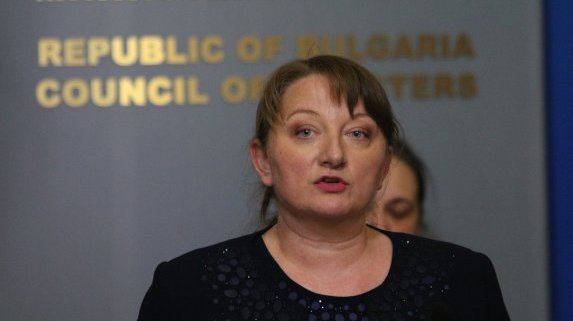 Деница Сачева станала член на ГЕРБ, след като не я приели в ДСБ