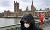 Британският парламент спира работа за месец