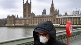 Covid-19 по света: Англия отлага с месец разхлабването на мерките