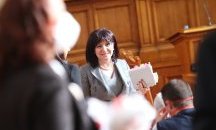 Във вторник започват разговорите за проекта на нова конституция