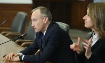 Удължават учебната година, абитуренските балове през юли
