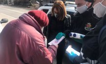 Столичният кмет се включи в доставянето на храна на възрастни хора