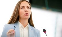 Ева Майдел: Кой е с нас в тази криза?