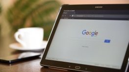 Кирил Петков, Джулиана Гани и „ваксина COVID“ най-търсени в Google през 2021 г.