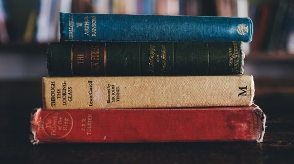 Купи книга, подари я за Коледа и стани посланик на четенето