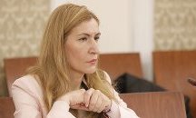 Ангелкова: Без едномесечния отлагателен срок ще има сигурни фалити в туризма