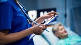 СБЛЪСЪК: Трябва ли неваксинираните да си плащат ковид лечението?