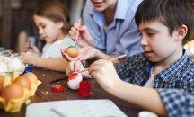 Празнуваме Великден у дома, а не по родните места