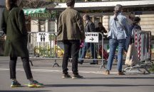 Два метра дистанция не са достатъчни да ни предпазят от COVID-19