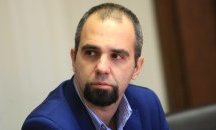 Българите степенуват притесненията си така: заразата, работното място, демокрацията