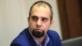 Oнзи ден най-интересната фигура беше Слави Трифонов, сега е Румен Радев